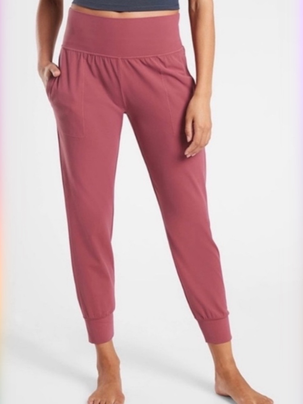 Athleta Salutation Jogger Powervita Victorian Berry